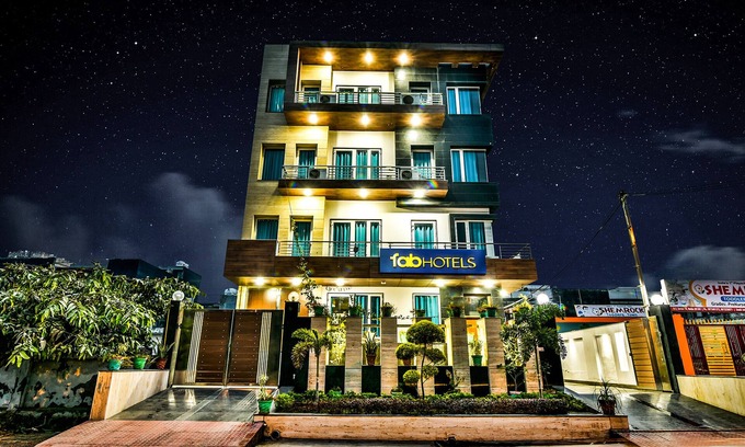 Sector 70 Hotel | Fabhotel Merriment