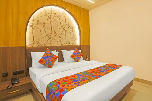 Paharganj House | FabHotel Mishika Inn Near New Delhi Railway Station