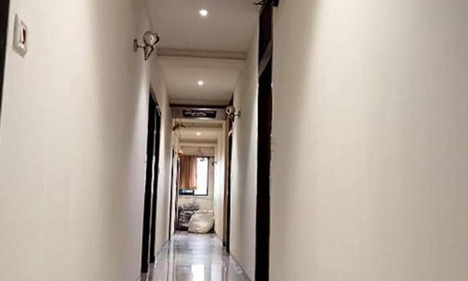 Prabhadevi Hotel | Fabhotel New Silver Elite