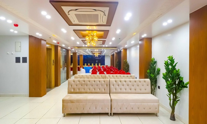 Danapur Hotel | Fabhotel Palash