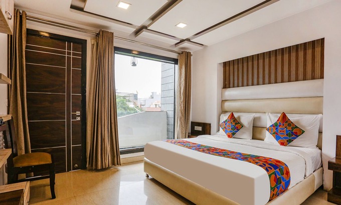 Pitampura Hotel | Fabhotel Park Residency