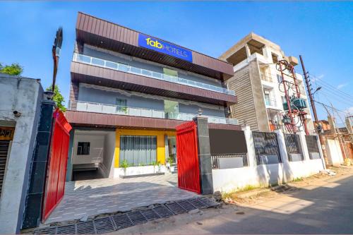 Varanasi Hotel | FabHotel Premium Kashi