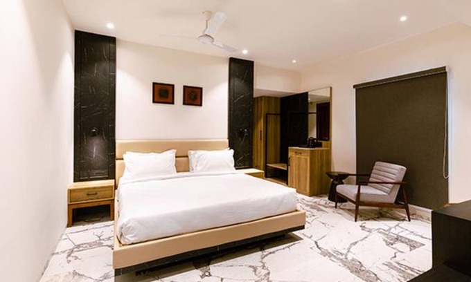 Financial District Hotel | Fabhotel Prime Avana