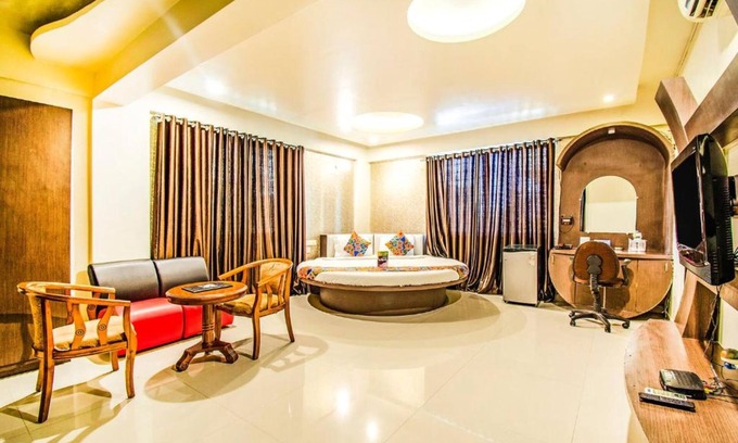 Wakad Hotel | Fabhotel Prime Sanket Inn