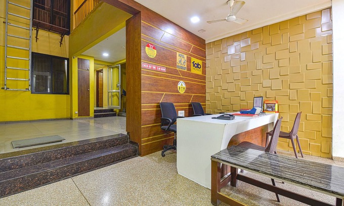 Surat Hotel | Fabhotel Rb Residency