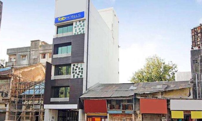Surat Hotel | FabHotel Rest Inn