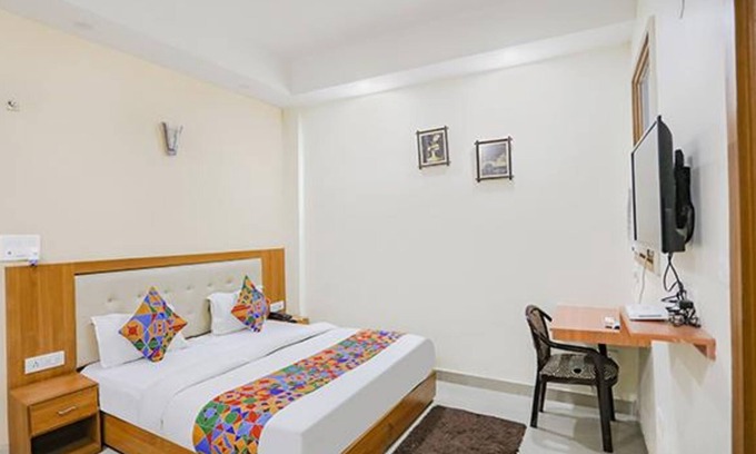 Knowledge Park III Hotel | FabHotel Royal Stay I