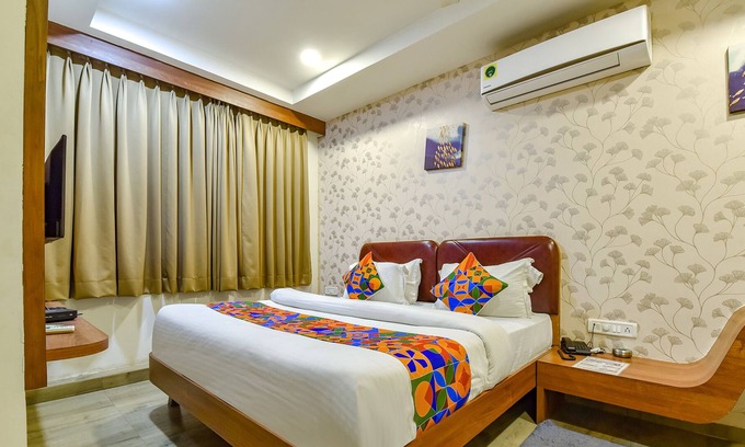 Vadodara Hotel | Fabhotel Royal Wings