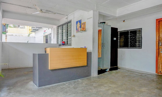 Vadgaon Budruk Hotel | Fabhotel Saraswati Niwas