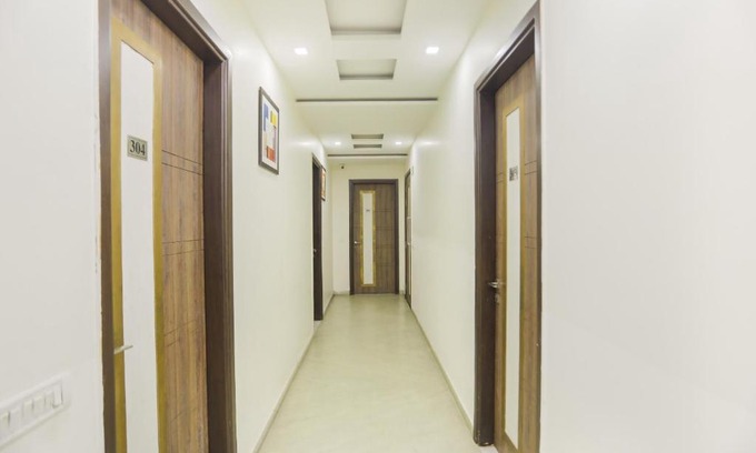Pitampura Hotel | FabHotel Season Grand