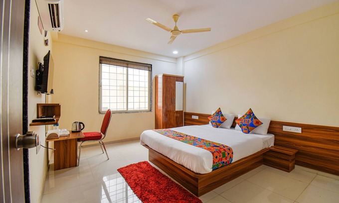 Pimpri - Chinchwad Hotel | Fabhotel Silver 7
