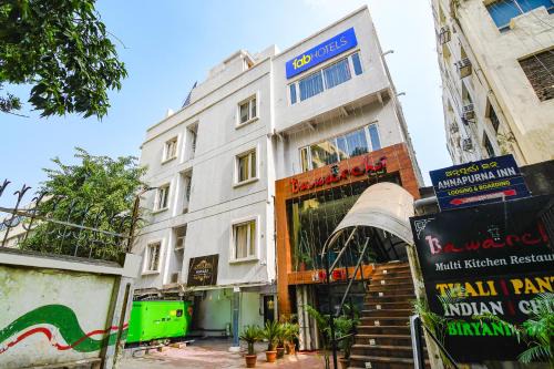 Bhubaneshwar Hotel | FabHotel Sonali Golden Palace - Nr Bhubaneswar Railway Station