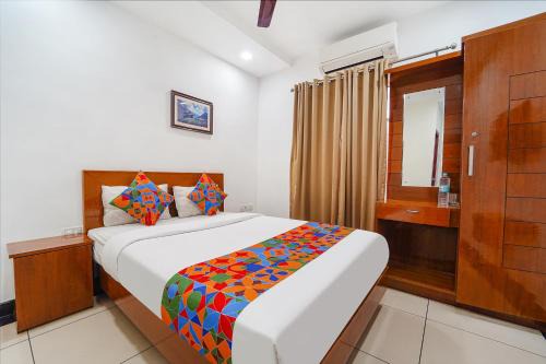 Kaloor Hotel | FabHotel Stratford