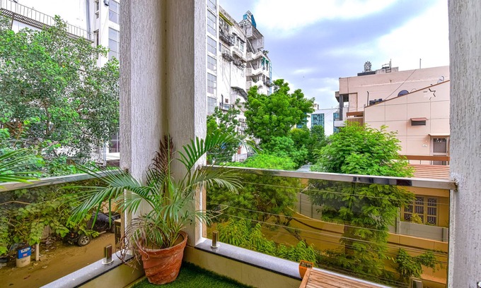 Vaishali Nagar Hotel | Fabhotel The Castle Homestay