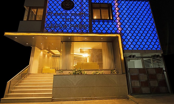 Domlur Hotel | Fabhotel The Leela Park