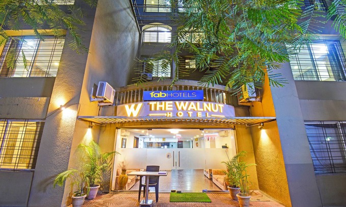 Meera Nagar Hotel | Fabhotel The Walnut