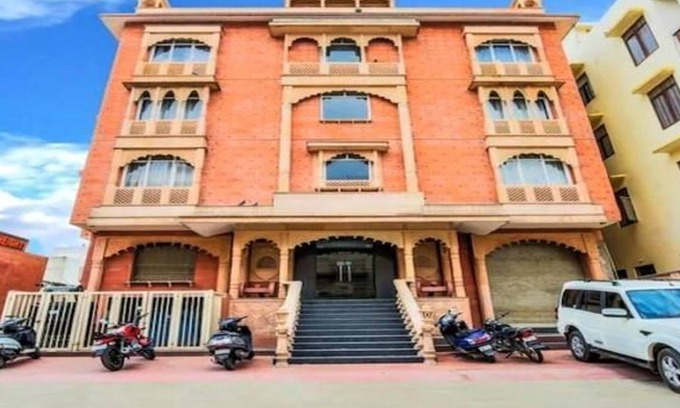 Adarsh Nagar Hotel | FabHotel Tipsyy Inn Suites