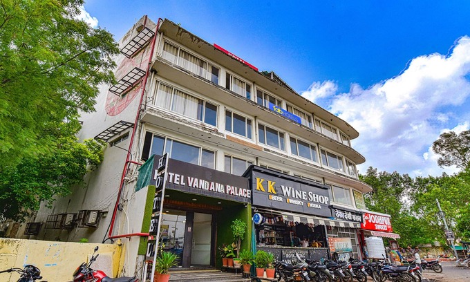 Kota Hotel | Fabhotel Vandana Palace