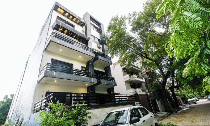 Sector 40 Hotel | Fabhotel X Green Tree