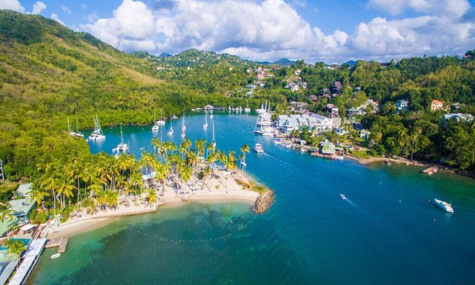 Marigot Bay Apartment | FABULOUS 1 BED APARTMENT IN MARIGOT MARINA, with free Zoetry Hotel access.