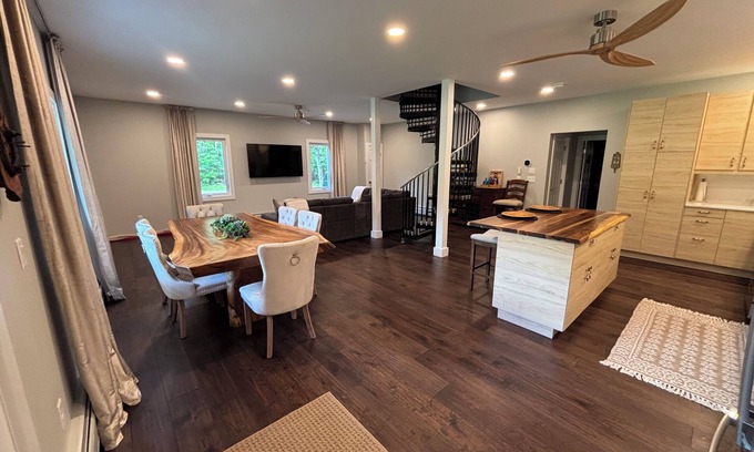 Andover House | Fabulous 2-bedroom house with WiFi in charming Andover