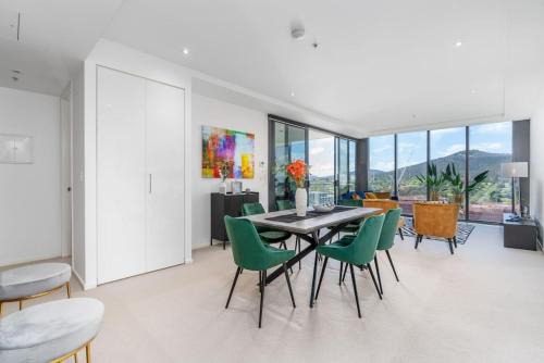 City East Apartment | Fabulous 2BR 2BA Apartment in the Central District - Hosted by Canstay