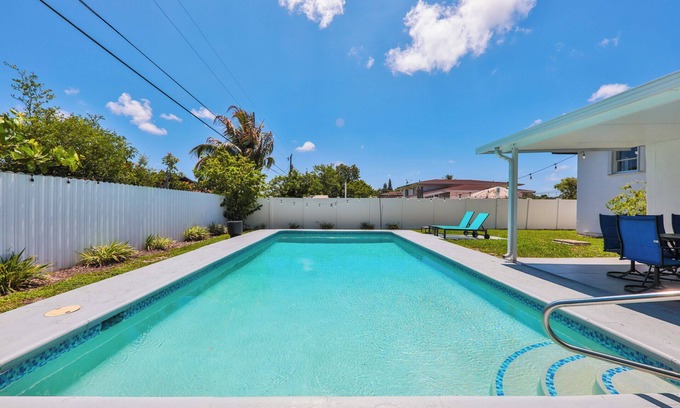 Ives Estates House | Fabulous 5-bedroom house with sparkling pool in North Miami Beach