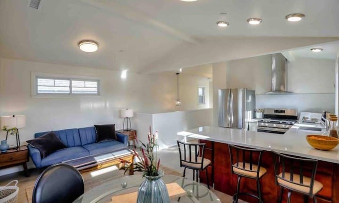 Dimond House | Fabulous and Easy commute! nice 3bedroom2bath house washer dryer