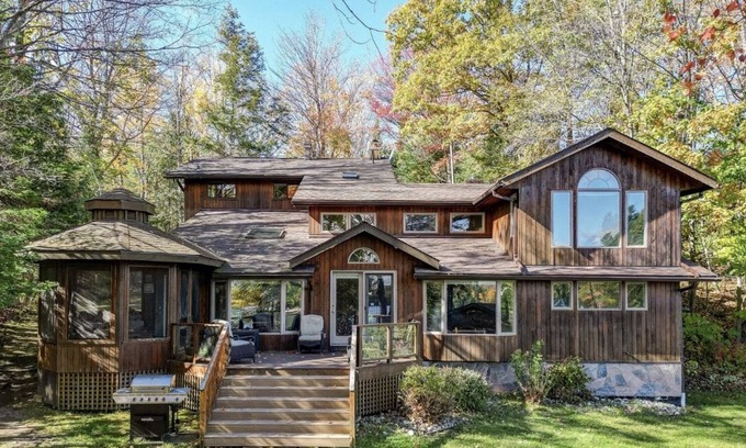 North Kawartha Cottage | Fabulous Chandos Lake Getaway- Family-Friendly, Pet-Friendly, Game Rm, 2 Docks!