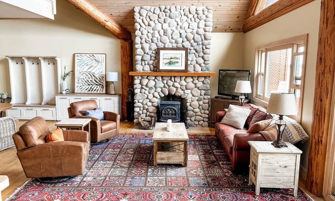 Crowes Landing Cottage | Fabulous cottage suite, spectacular Stoney Lake view!