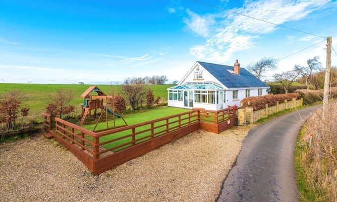Bodelwyddan House | Fabulous Cottage - Easy Access To Snowdonia Park