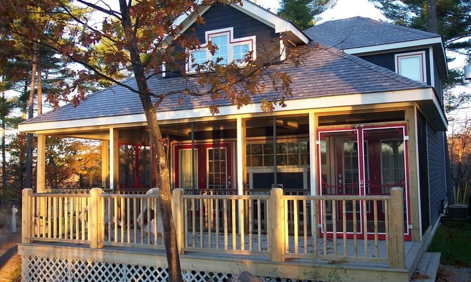 Port Stanton Resort | Fabulous Family Cottage on Sparrow Lake Resort