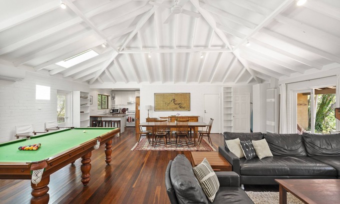 Avalon Beach House | Fabulous holiday home so close to the beach and the village!