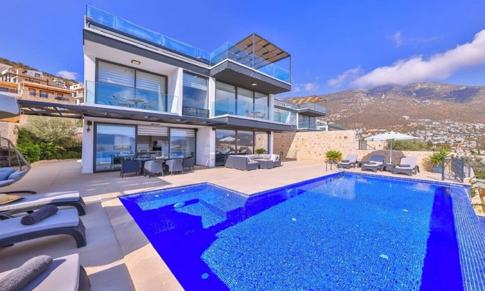 Kalkan Villa | Fabulous modern 4-bedroom villa in Ortaalan, Kalkan