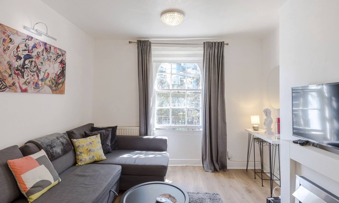 Cantelowes Apartment | Fabulous One Bedroom apt in the heart of Camden
