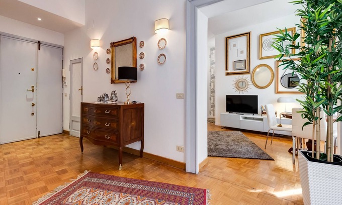 Rione IV Campo Marzio Apartment | Fabulous Pantheon Apartment