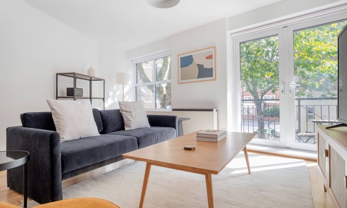 Riverside Apartment | Fabulous Tower Bridge 2BR w/Balcony, nr Tube Station, by Blueground