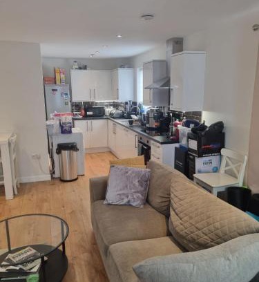 Alibon Apartment | Fabulous two bedroom flat with concierge