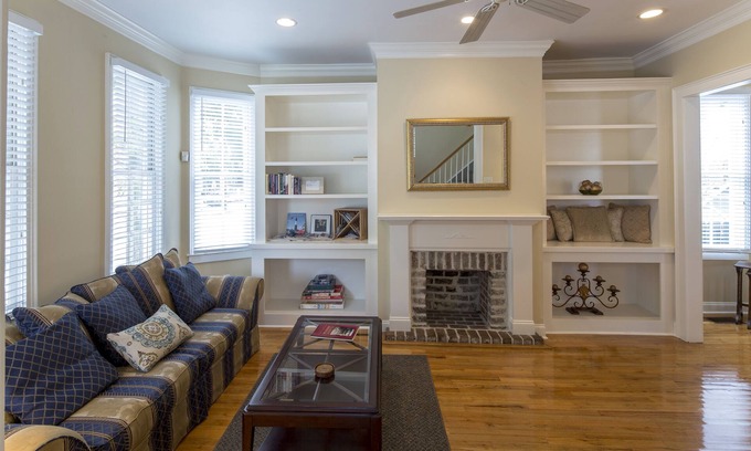 Savannah Victorian District House | Fabulous Victorian/Walk 2 Forsyth/Offstreet Parking/Relaxed Cancellation Policy