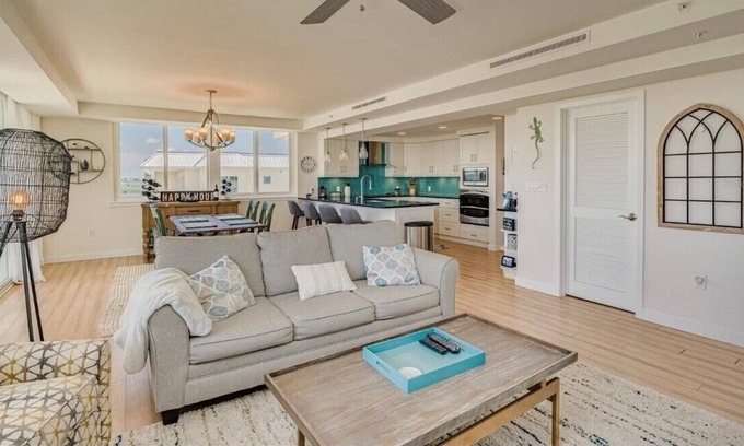 Clearwater Beach Condo | Fabulous views and close to beach. Convenience and tranquility of Island Estates