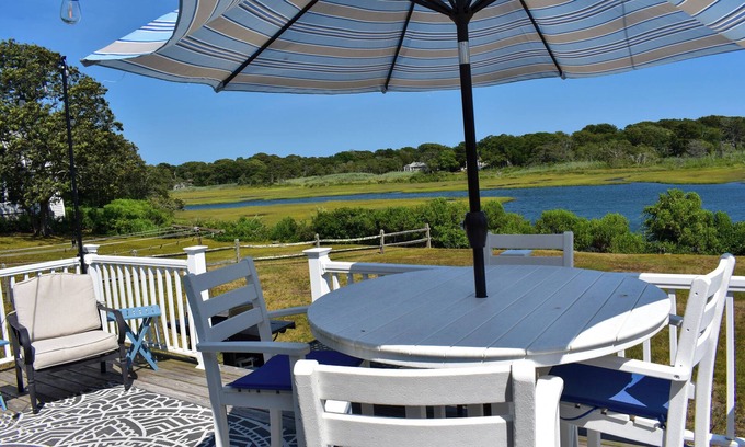 West Dennis House | Fabulous views of beautiful Swan River and the wetlands beyond!