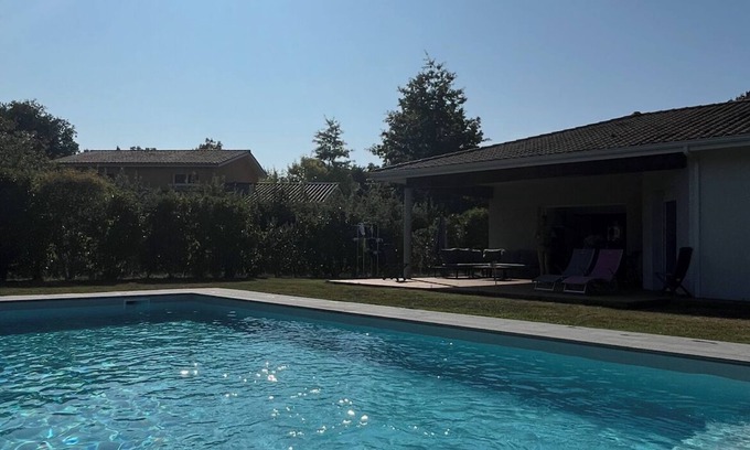 Sadirac Villa | Fabulous villa with pool near Bordeaux and St Emilion