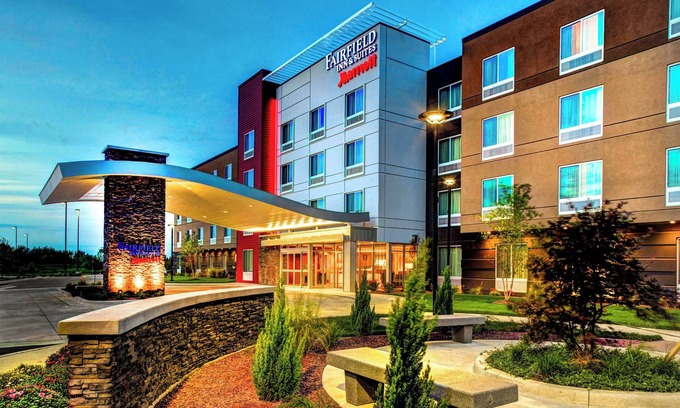 Lansing Hotel | Fairfield Inn & Suites Lansing at Eastwood