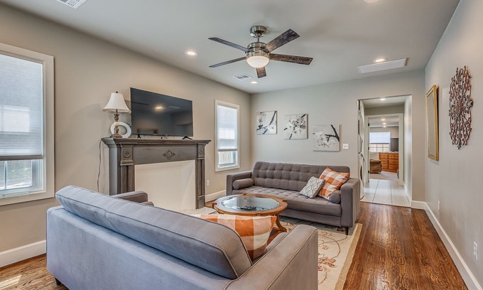 Central Oklahoma City House | Fairgrounds Retreat newly remodeled weekly/monthly discounts