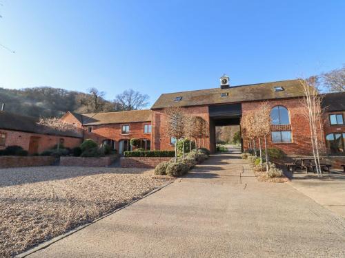 Moreton House | Fairoaks Barns