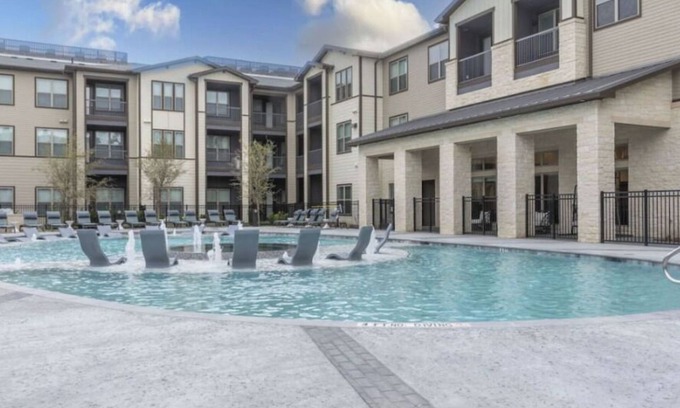 McKinney Apartment | Fairview Apartments by Landing