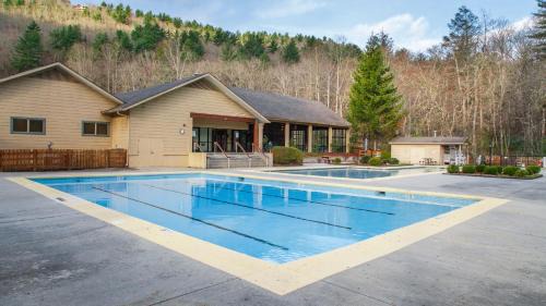 Sapphire Resort | Fairway Forest