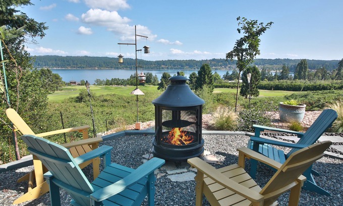 Freeland House | Fairway Harbor View by AvantStay | Outdoor Oasis