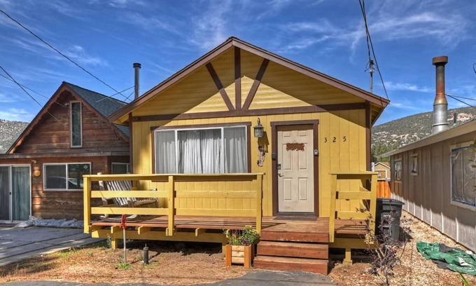 Big Bear City Cabin | Fairway Landing: By Snow Tubing & Farmers Market!