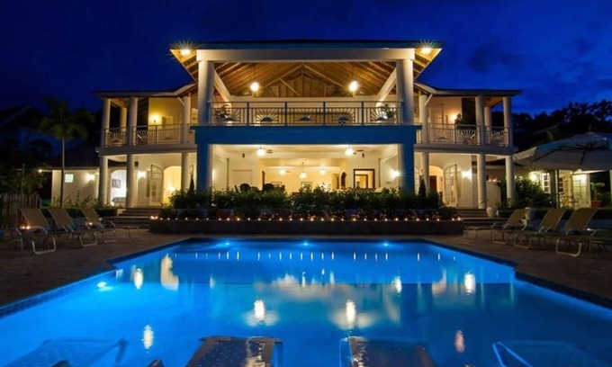 Montego Bay Villa | Fairway Manor 7-Beach Resort Membership!Tennis Court! Infinity Pool, Fully Staffed
